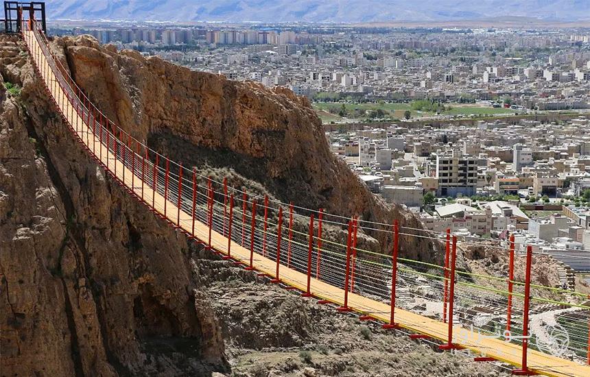 پل معلق پارک نماز از تفریحات پرهیجان شیراز